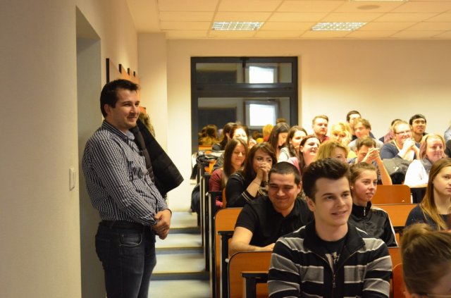 Conferința intermediară